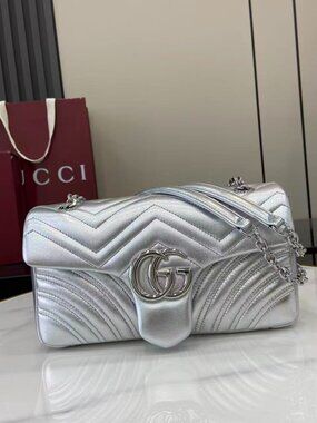 GUCCI GG Marmont leather shoulder bag in silver